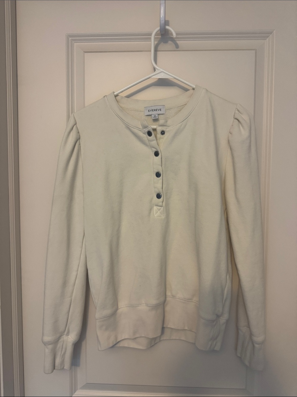 Evereve Cream Button-Front Puff Shoulder Henley